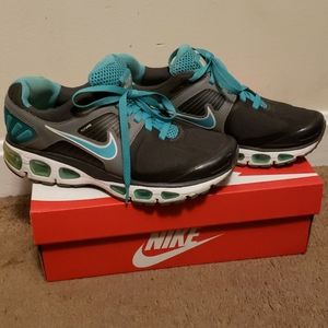 Nike Flywire Running Sneakers